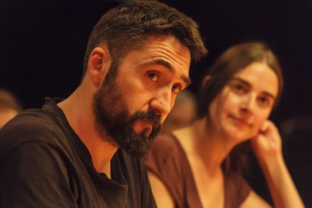Albert Boronat, auteur de "Ici ce n'est pas un endroit pour mourir" avec sa traductrice Marion Cousin
