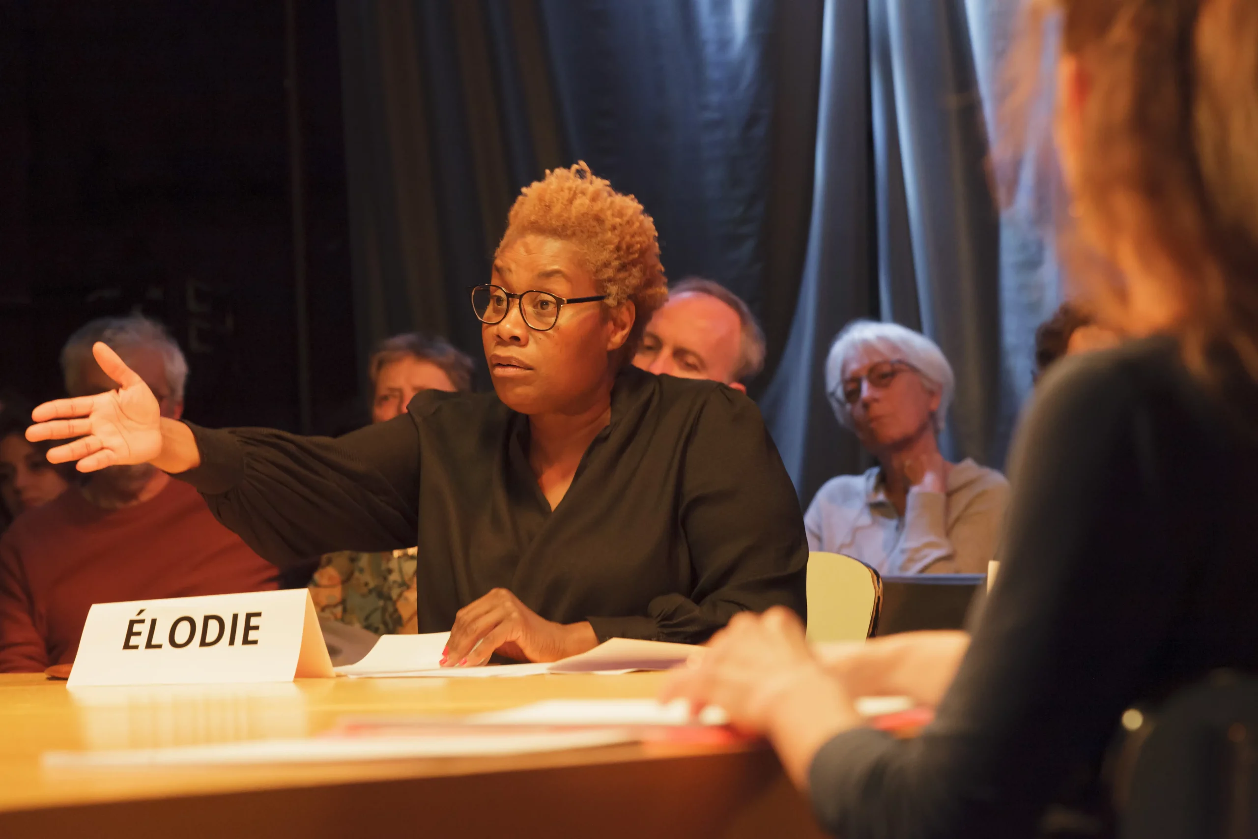 Marie Sohna Condé, pointant Thierry Blanc en retour